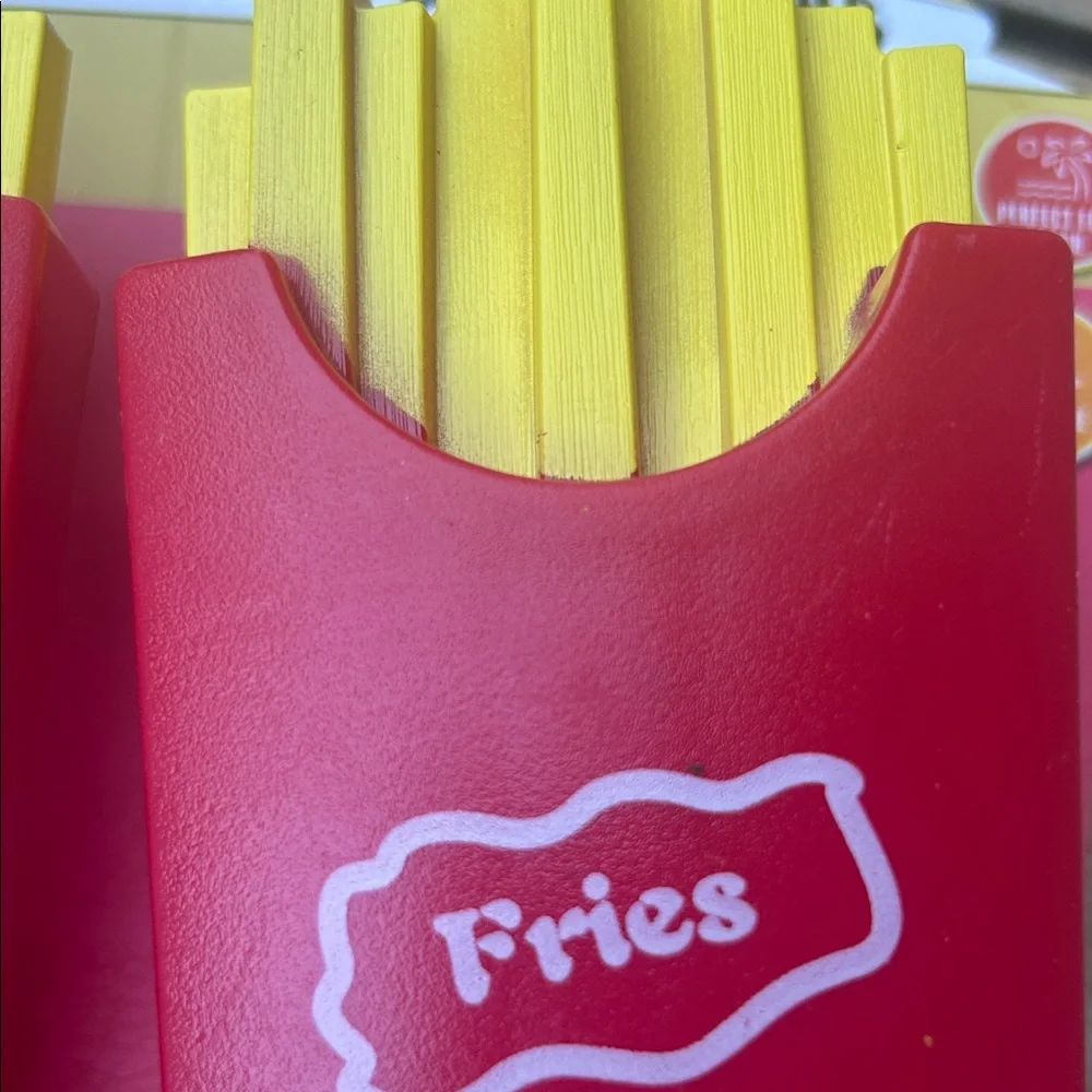 Set of 2 Beach Towel Clips FRIES design